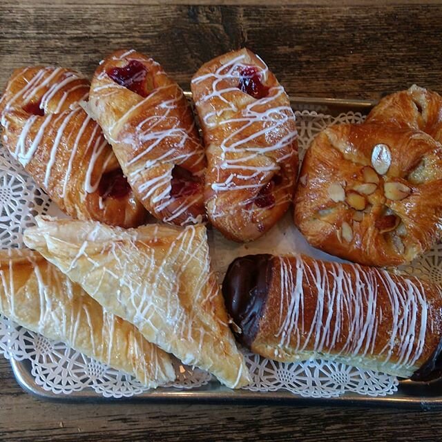 Saturday morning and we have all the fresh pastries! You hungry? Haven't had breakfast? Hungover? We have cures for that. Sweet or savory! Yum yum yum yum!&bull;
&bull;
&bull;
&bull;
#slccoffee #UTcoffee #pastries #slcsweets #saltlakecity#springpleas