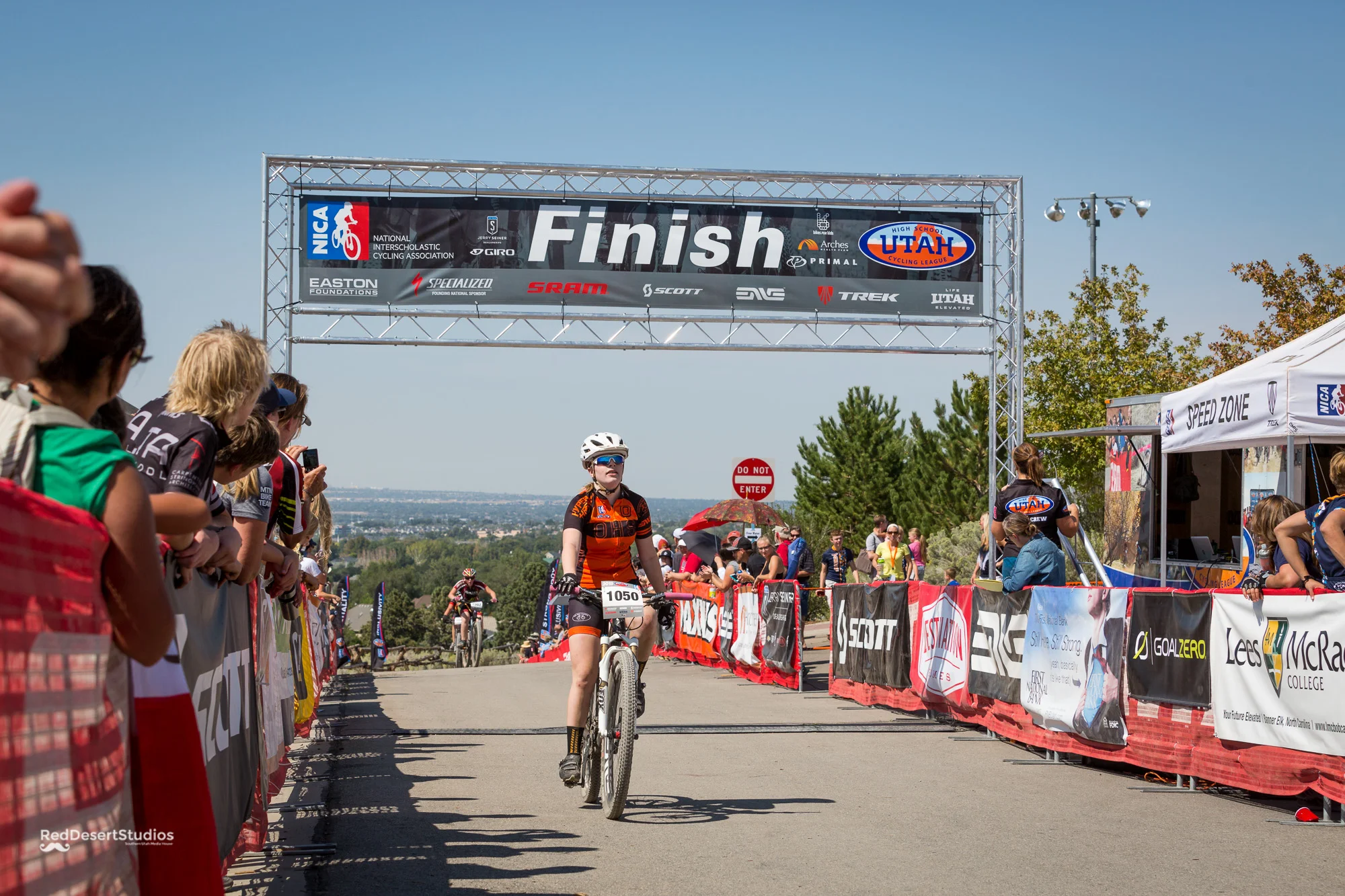 1050 Web (3 of 9).JPG