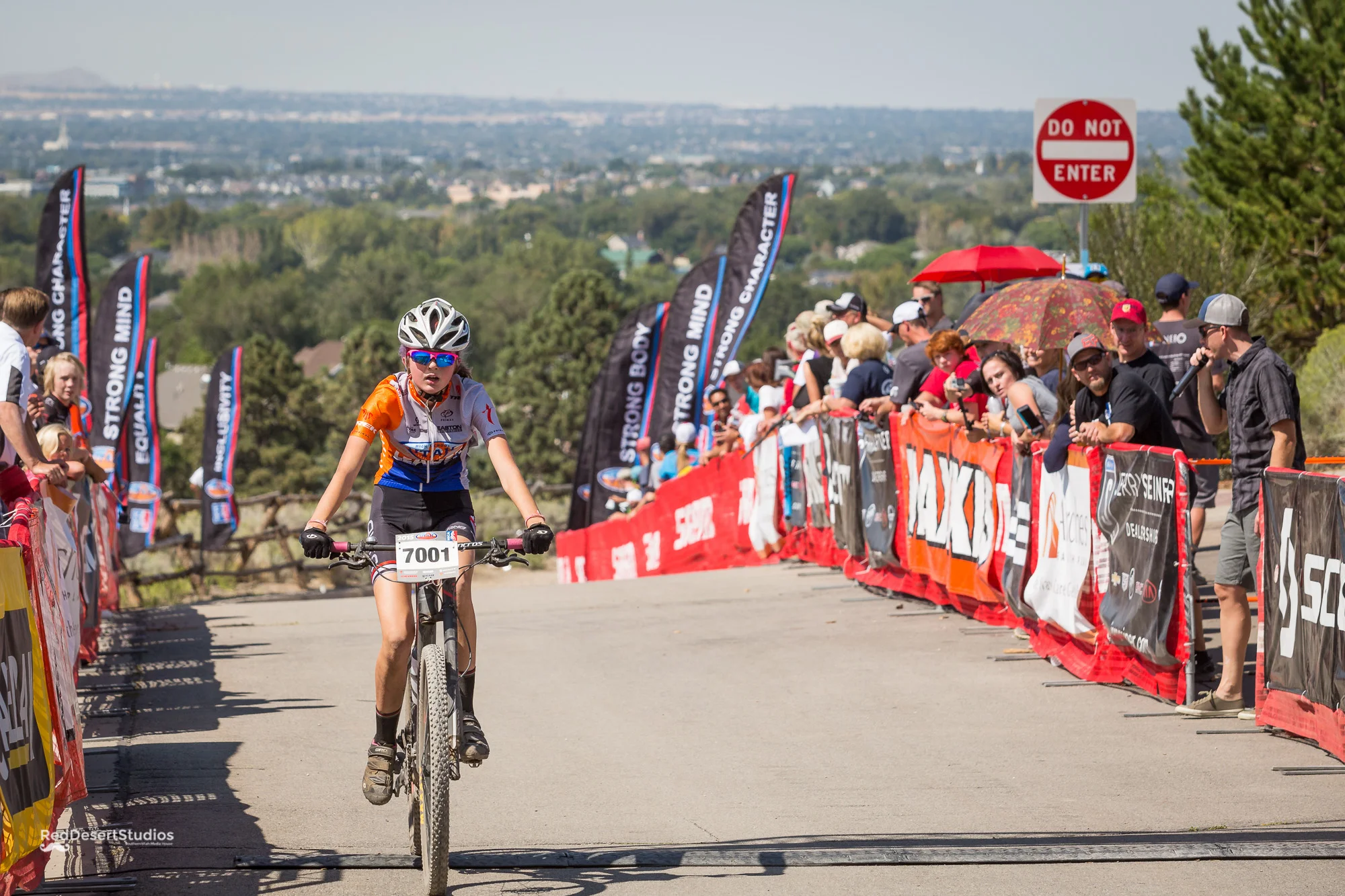 7001 Web (2 of 6).JPG