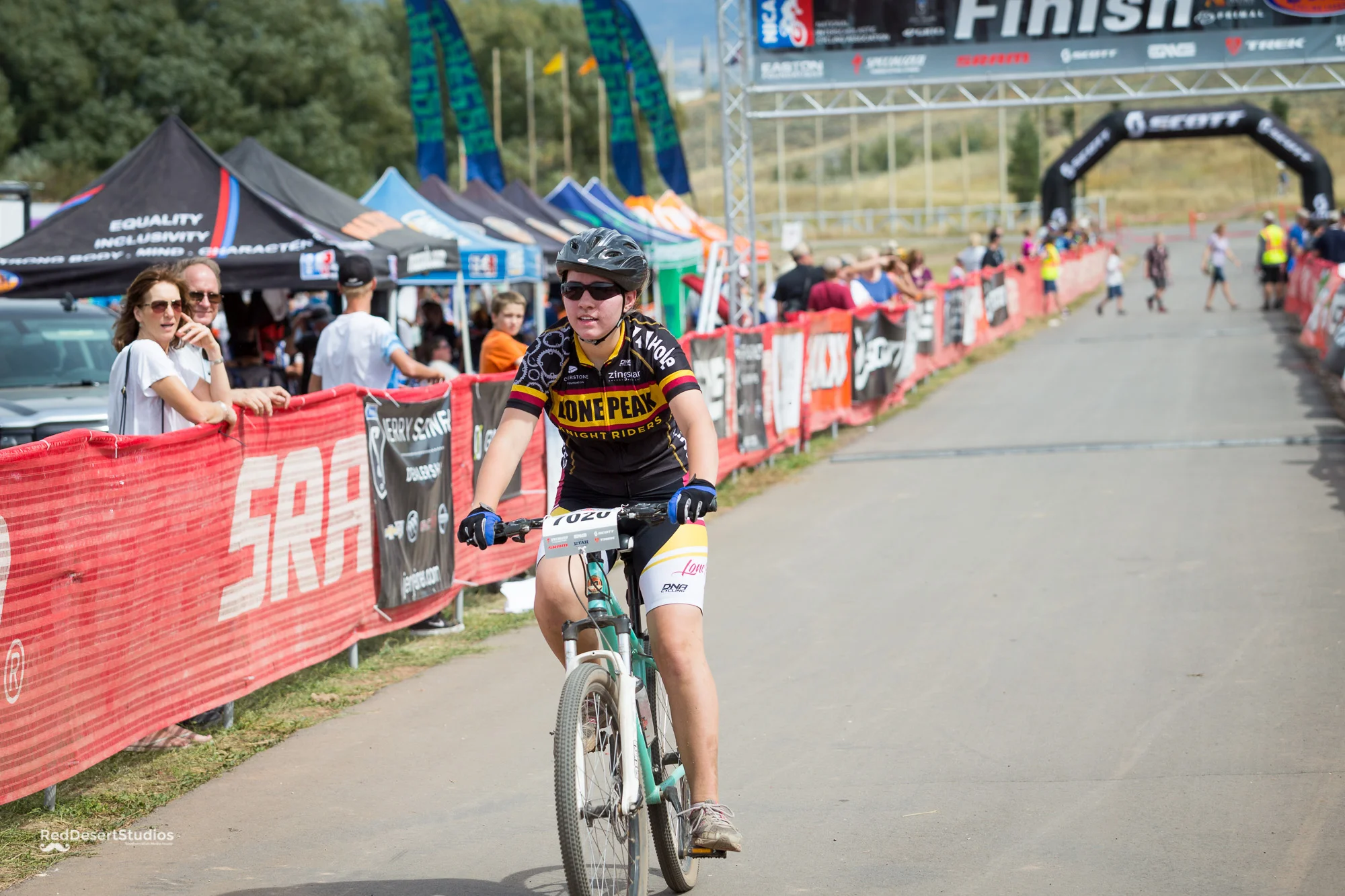 7020 Web (1 of 1).JPG