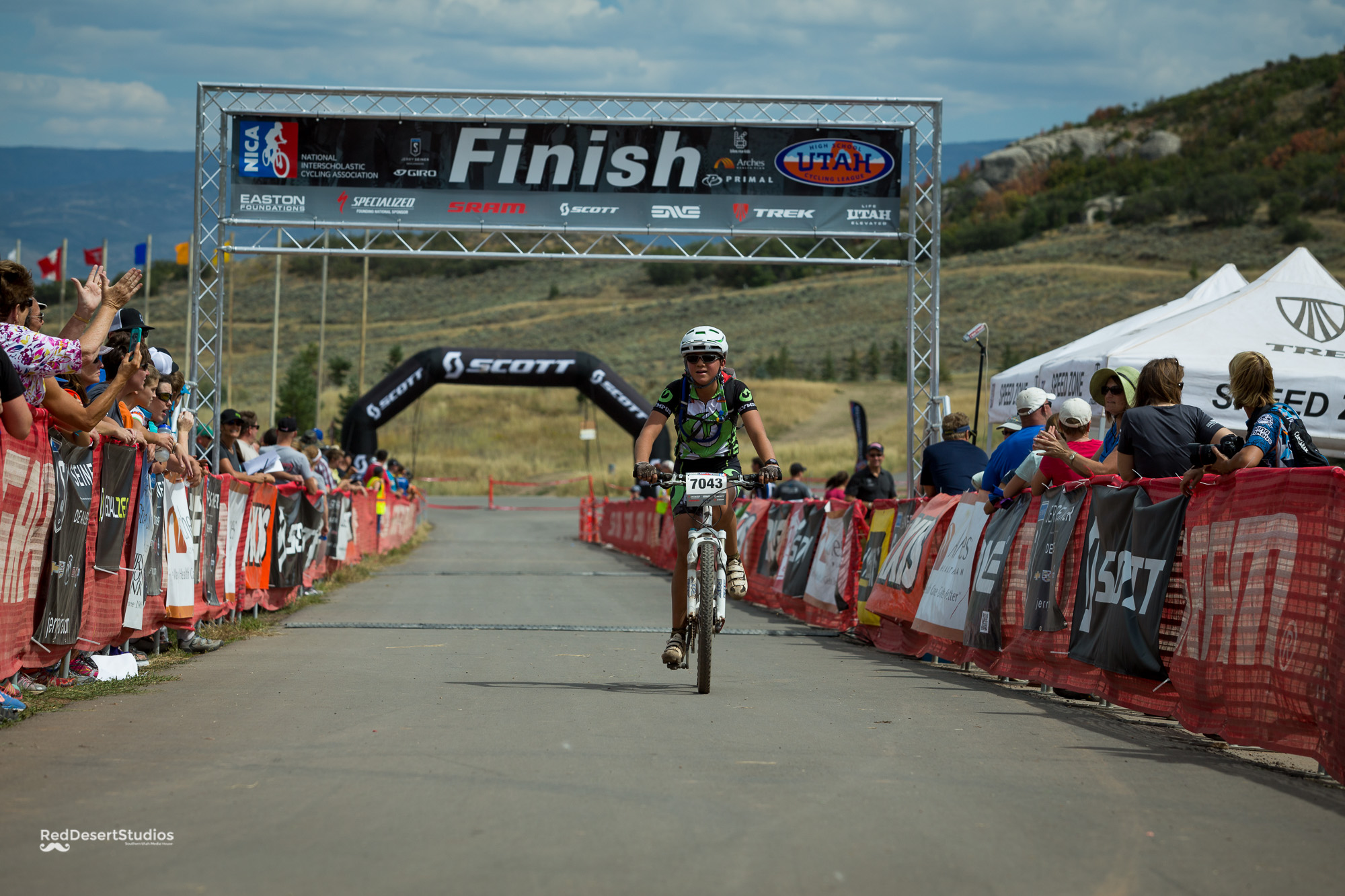 7043 Web (2 of 6).JPG