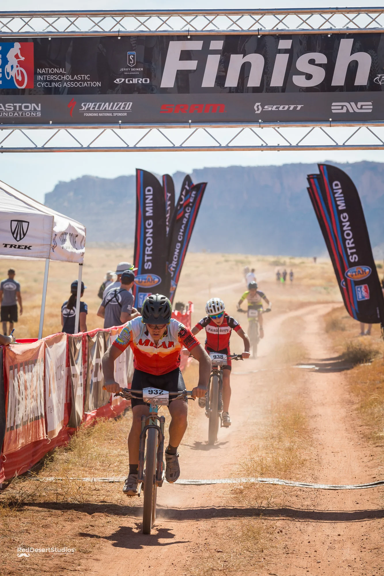 932 Web (3 of 8).JPG