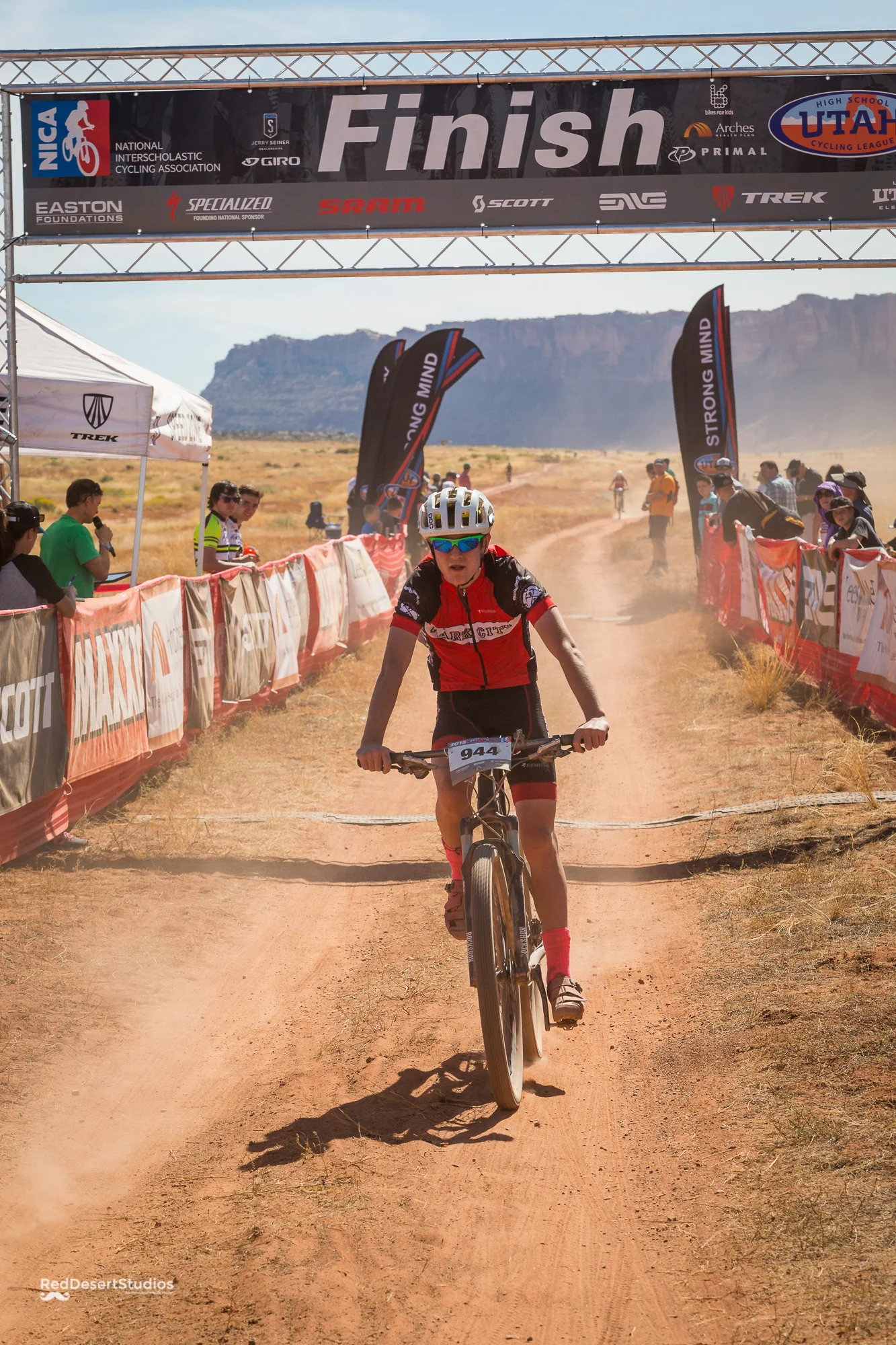 944 Web (3 of 4).JPG