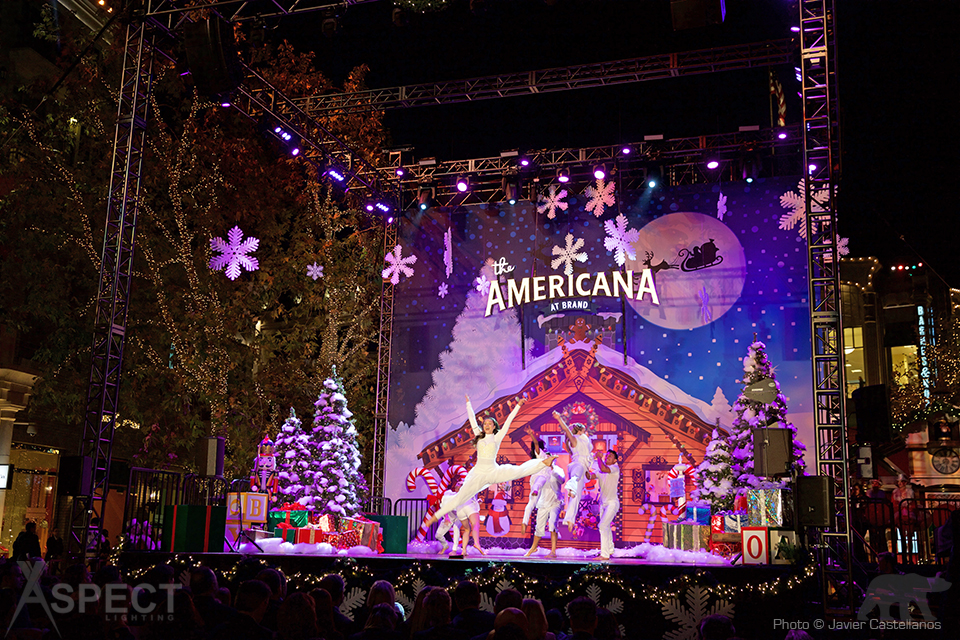Americana-Christmas-2015-Aspect-Lighting-2.jpg
