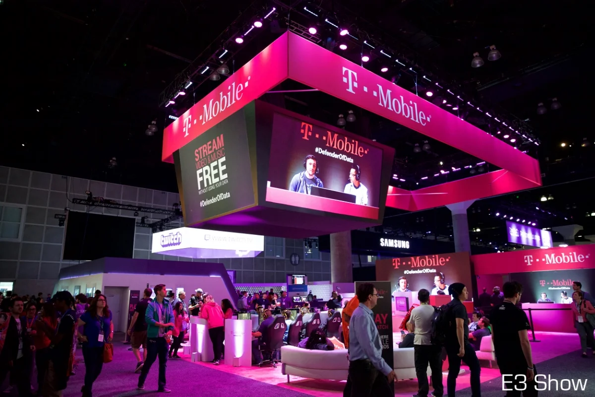E3-T-mobile-Booth-Aspect-Lighting-1.jpg