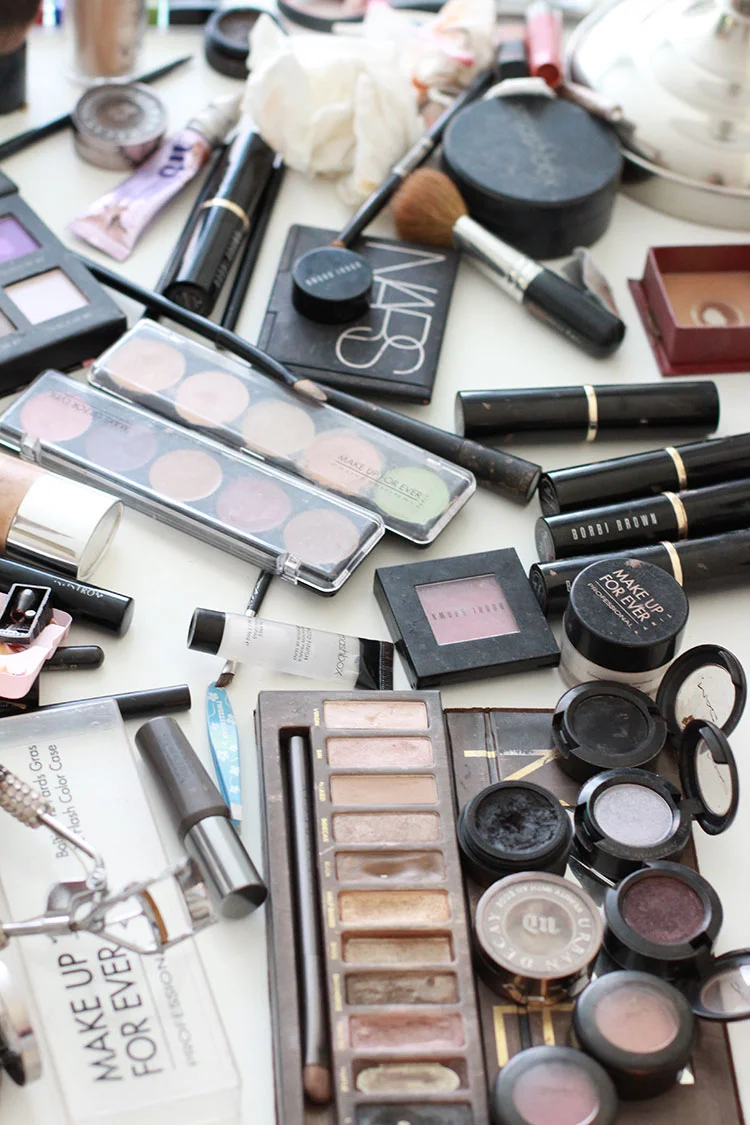 Sam purchases all of her own products & mainly uses Makeup Forever , Bobbi Brown , and Urban Decay .