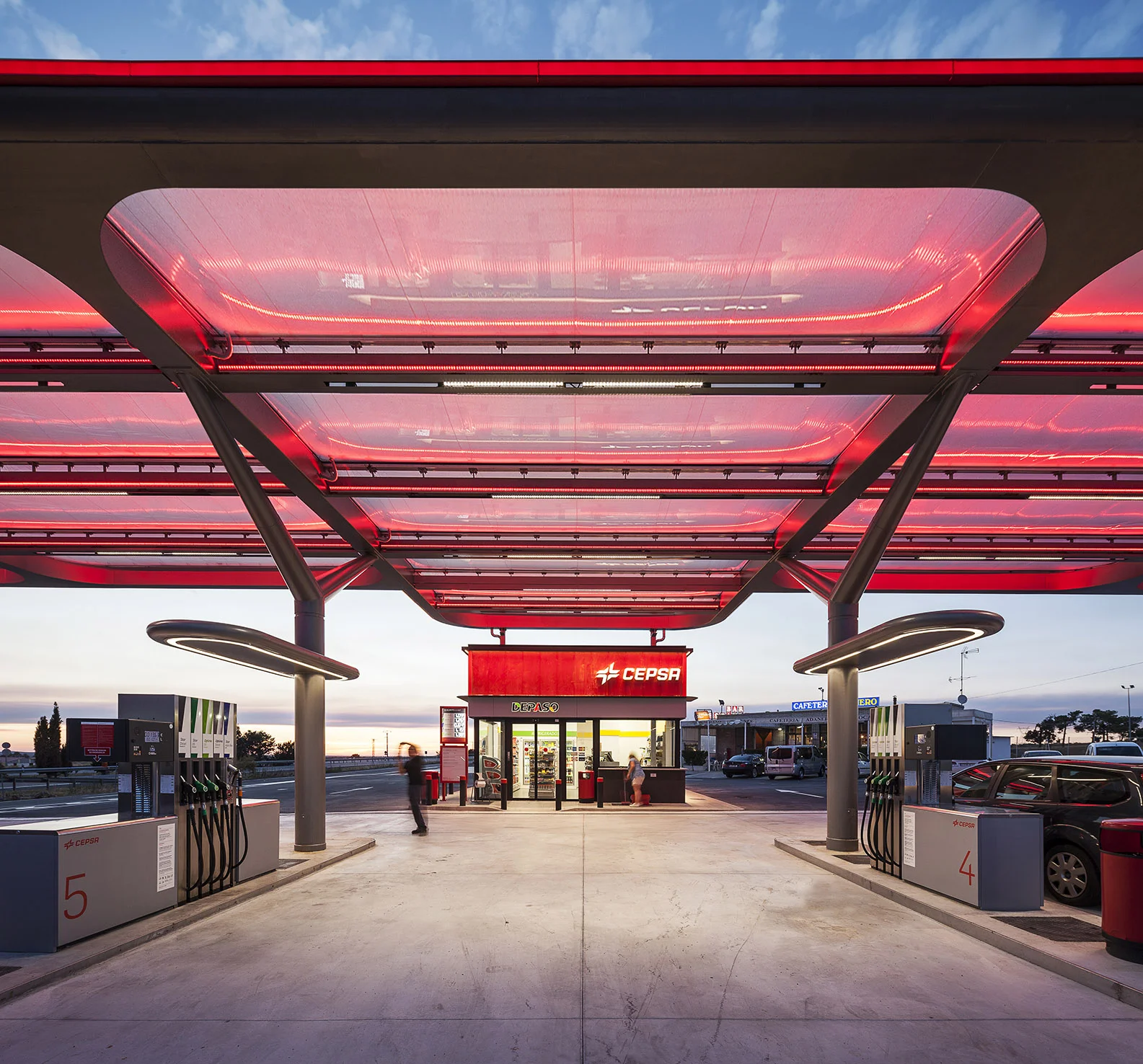 diseño gasolinera cepsa