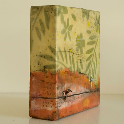 “Drill” side detail.