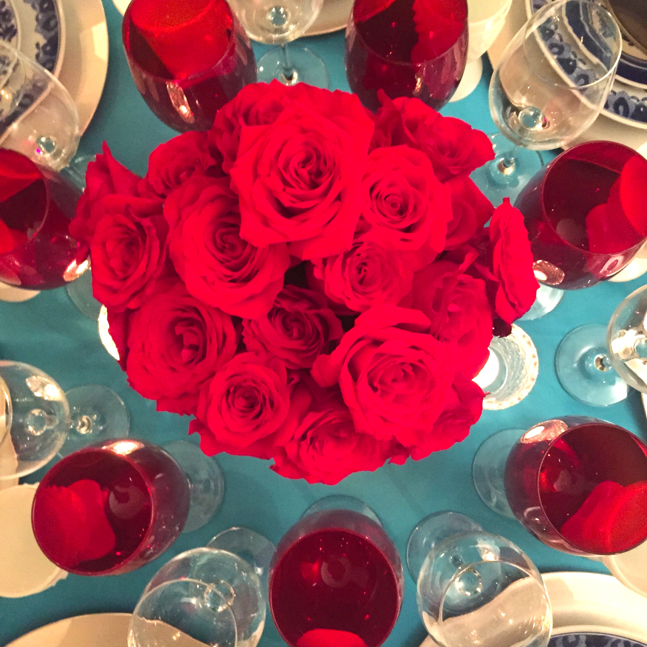 Azure blue, white and red was the palette for the evening.