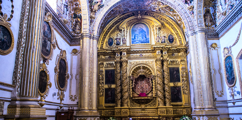Walking into the Church of Santo Doming Guzmán you experience total Mindful Glamour™.
