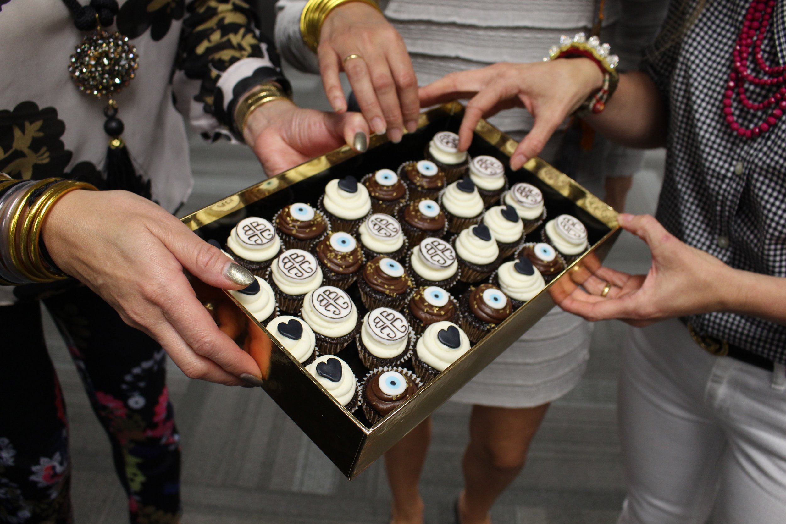 BuDhaGirls love mini cupcakes by Paola! 