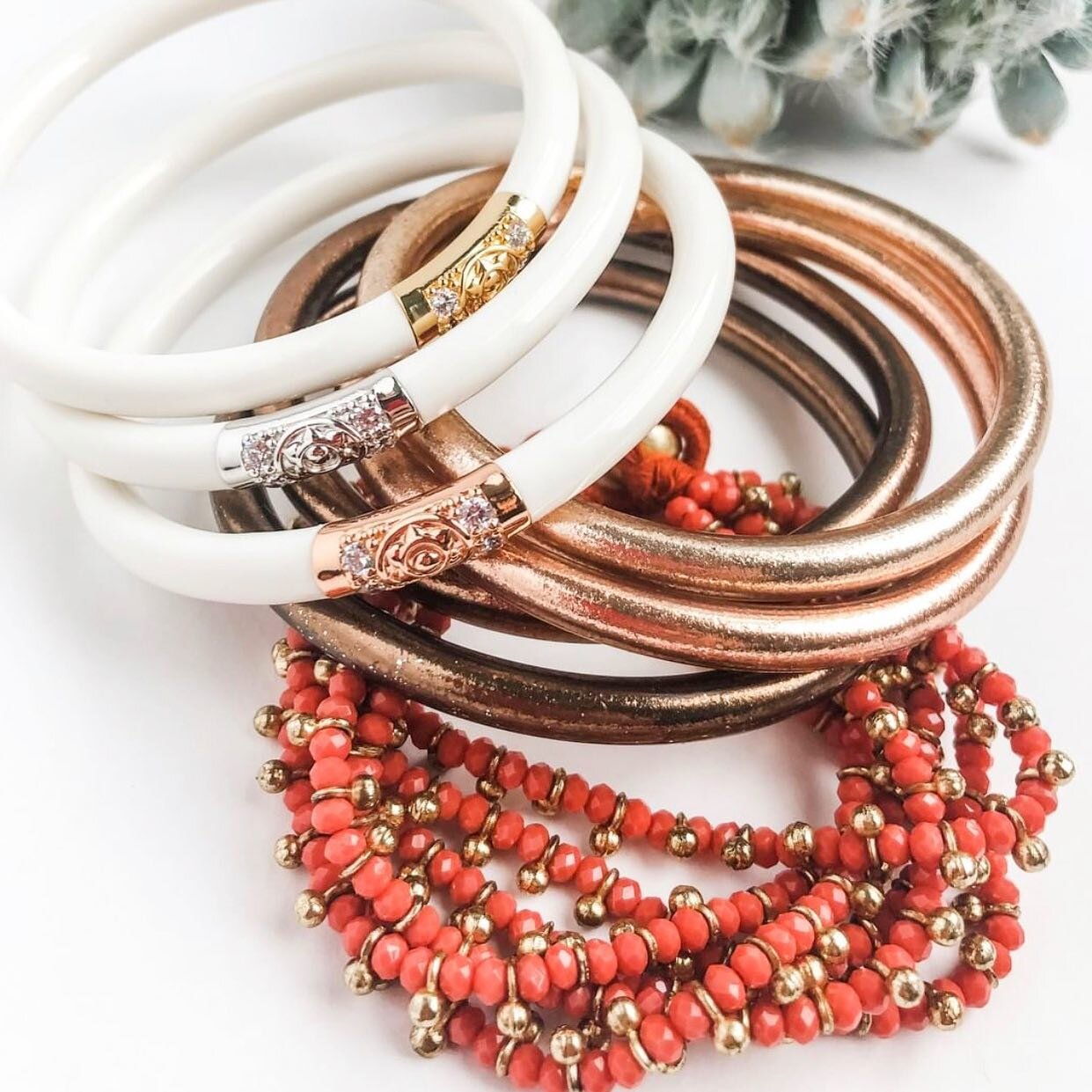 Fresh for Fall, we are loving stacking these earth tones✨ Pair together or wear individually🤍 #budhagirl #allweatherbangles 📷 @pointoforigintx 
&bull;
&bull;
&bull;
&bull;
&bull;
&bull;
&bull;
&bull;
&bull;
#bdg #awb #budhagirlbangles #budhagirlbra