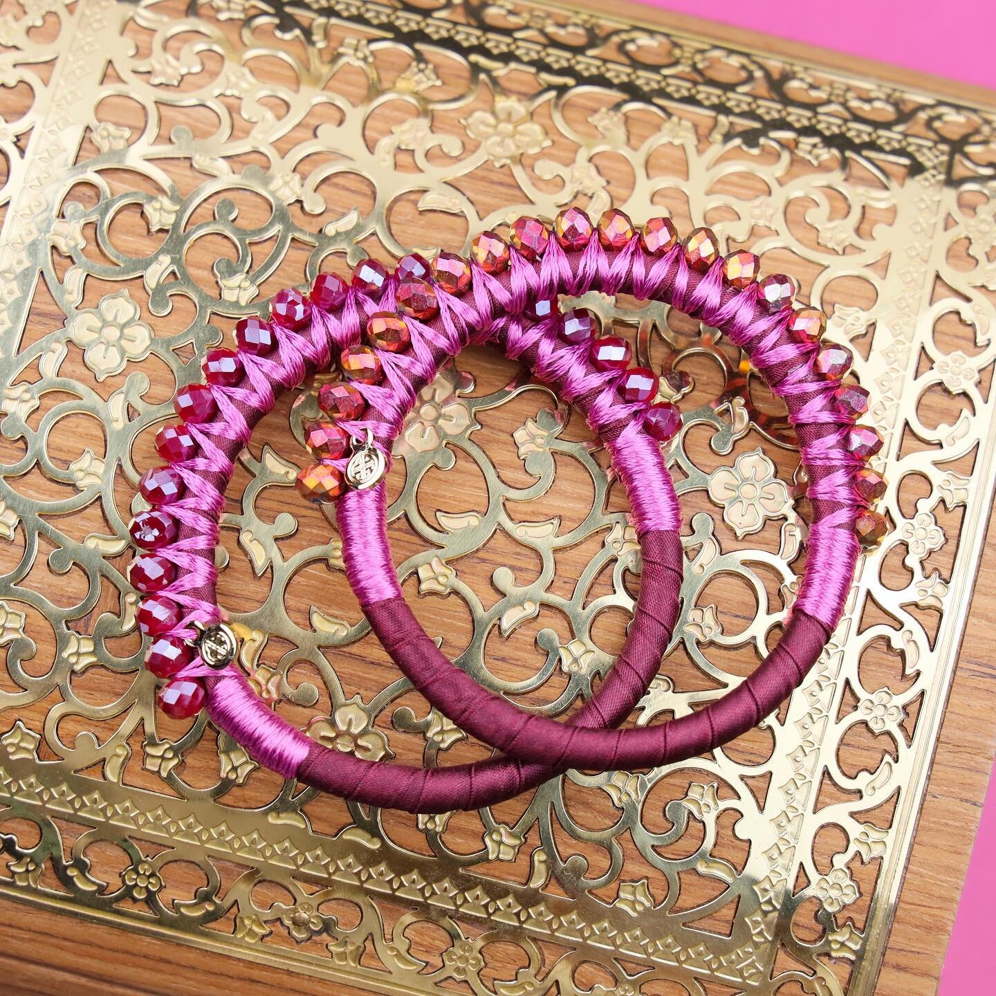 Aubergine &amp; Copper tones might be our new favorite Fall colors✨ Tap to shop our Sankalpa bangles!  #budhagirl #budhagirlbangles 
&bull;
&bull;
&bull;
&bull;
&bull;
&bull;
#bangles #bracelets #fall2020 #fallcollection #falljewelry #beadedbracelets