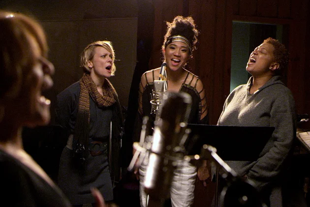 20-feet-from-stardom-review-photo.jpg