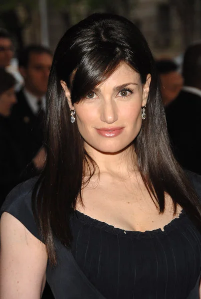Idina+Menzel.jpg