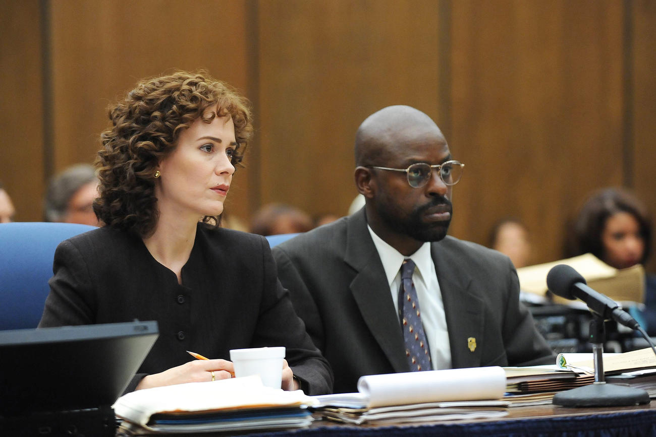 Sarah Paulsen and Sterling K. Brown as prosecutors Marcia Clark and Chris Darden