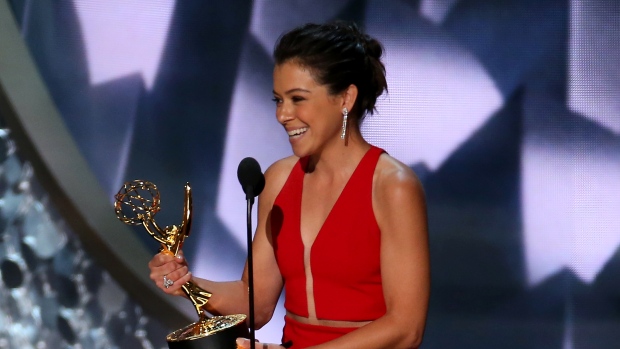 Tatiana Maslany finally wins for playing more than 11 characters on 'Orphan Black'