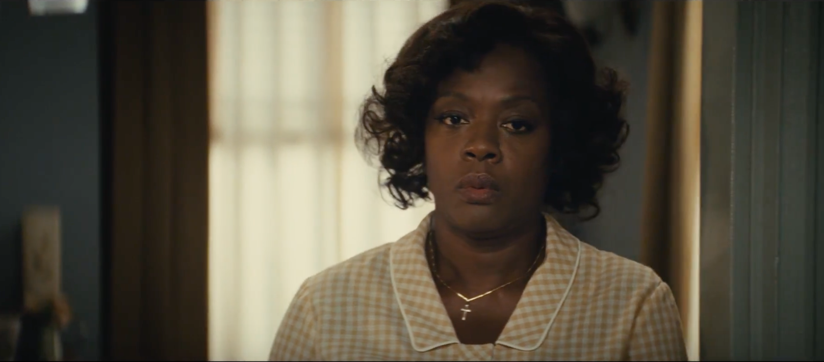 Viola Davis remains on her cruise to the Oscar stage for 'Fences'