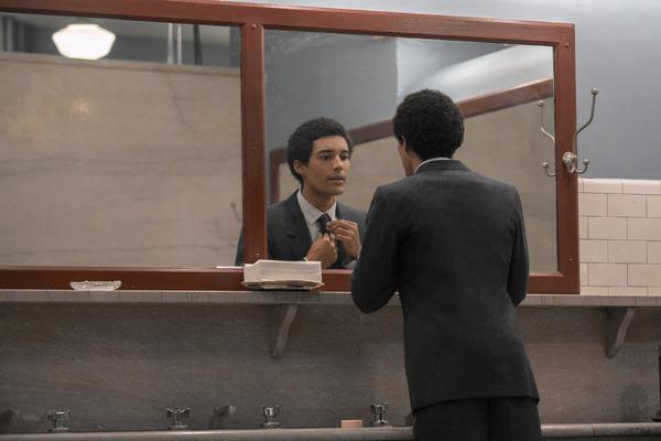 ct-barry-netflix-movie-ent-1217-20161216.jpg