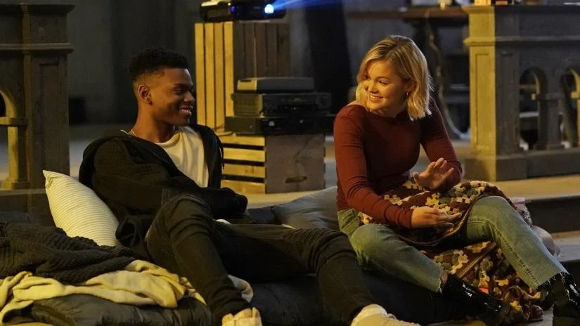 The chemistry between the two stars carries the show entirely