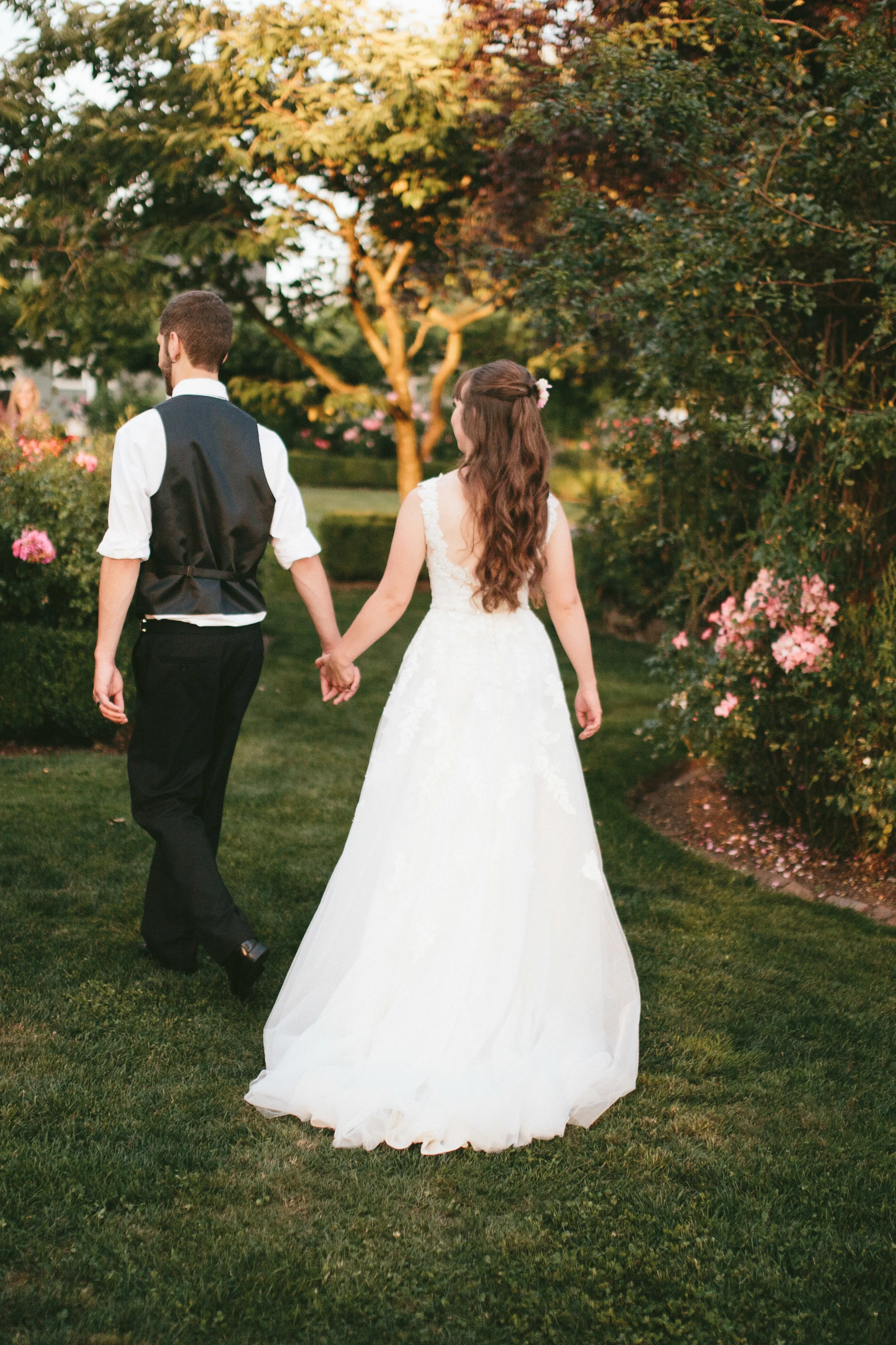 Heather&Chris_Grass-4.jpg