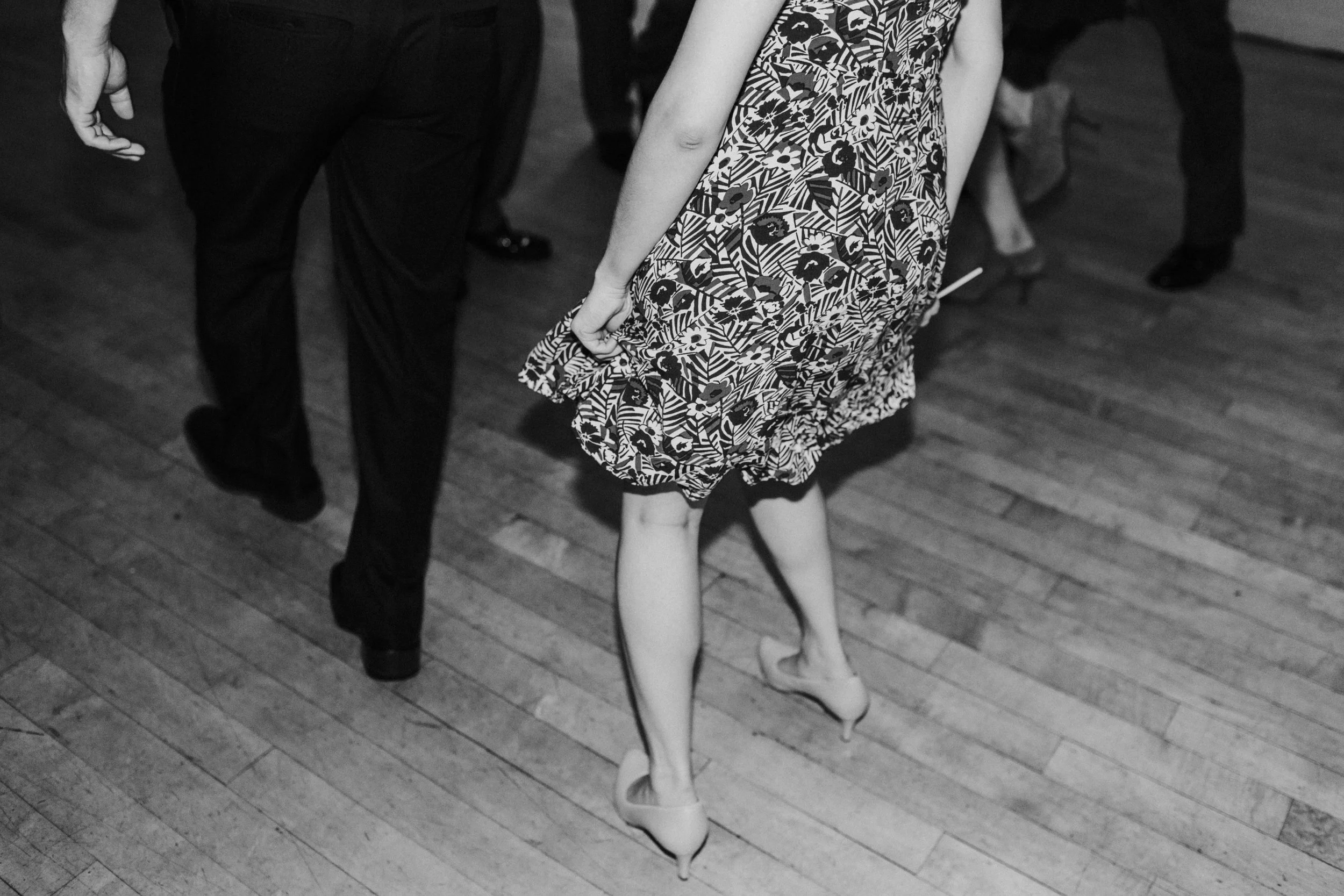 Mikala&Isaac-Dancing-160.jpg