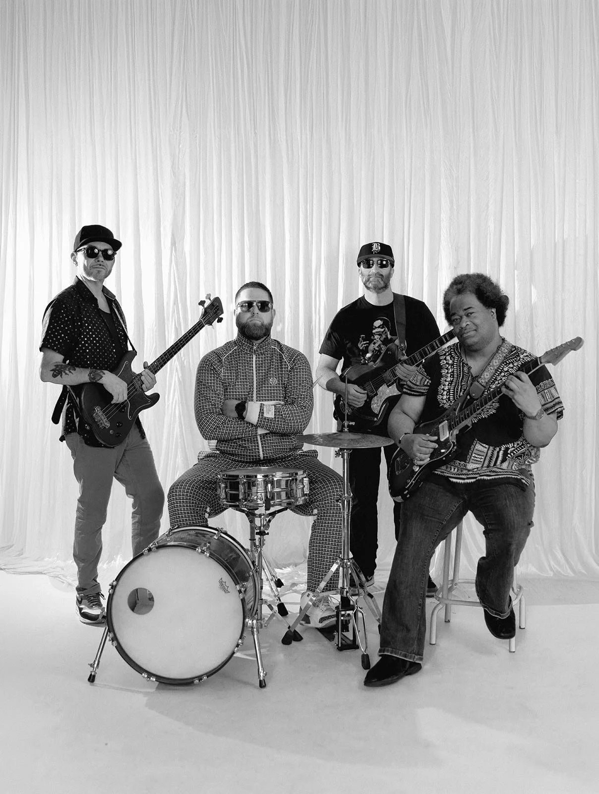 Band photos for a friends new project - @champagne.bubblebath 🍾🫧

Thanks to @thefindlab for beautiful scans as always, and my girl @sarahkusz for the assistance