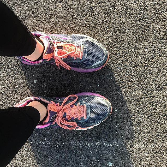 #thatmorningsun #runner #runnerslife #marathontraining #morningrun #iwillwhatiwant #brooksrunning @brooksrunning