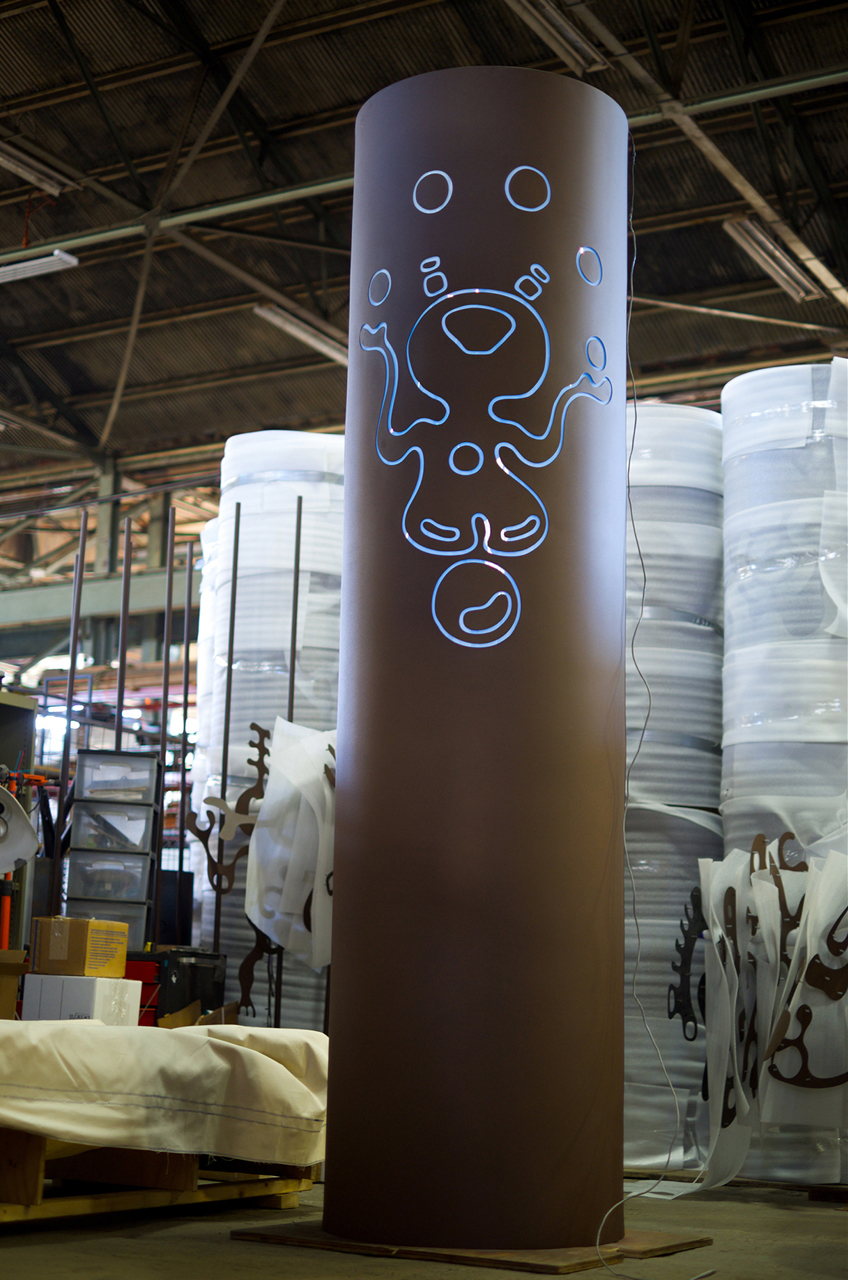 A preliminary light test. We're almost there! We're now working on an interactive light experience with the pillars.