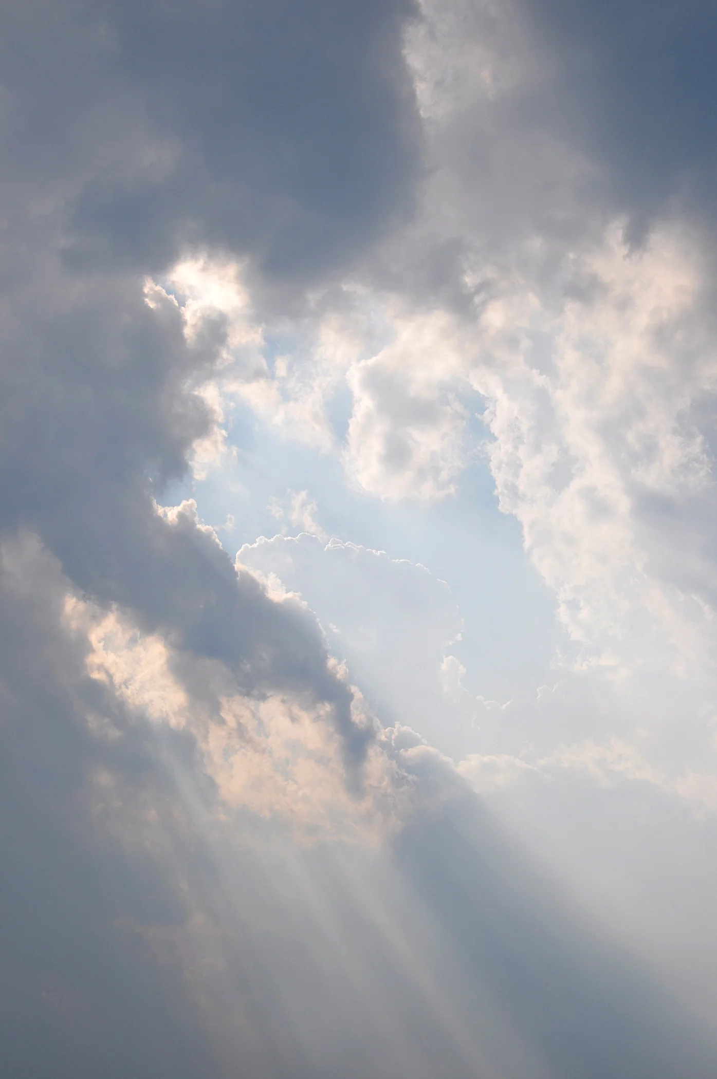 CLOUD RAYS.jpg