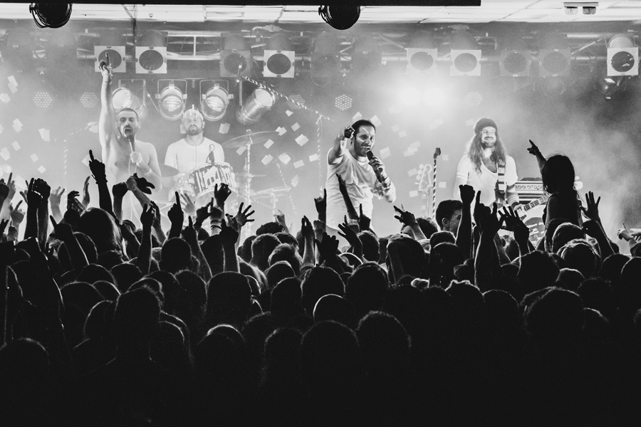 Bluejuice photos. Jake Stone and Stav Yiannoukas perform live at Canberra'a ANU Bar on 18 October 2014. Photo by Andrew Mayo. 