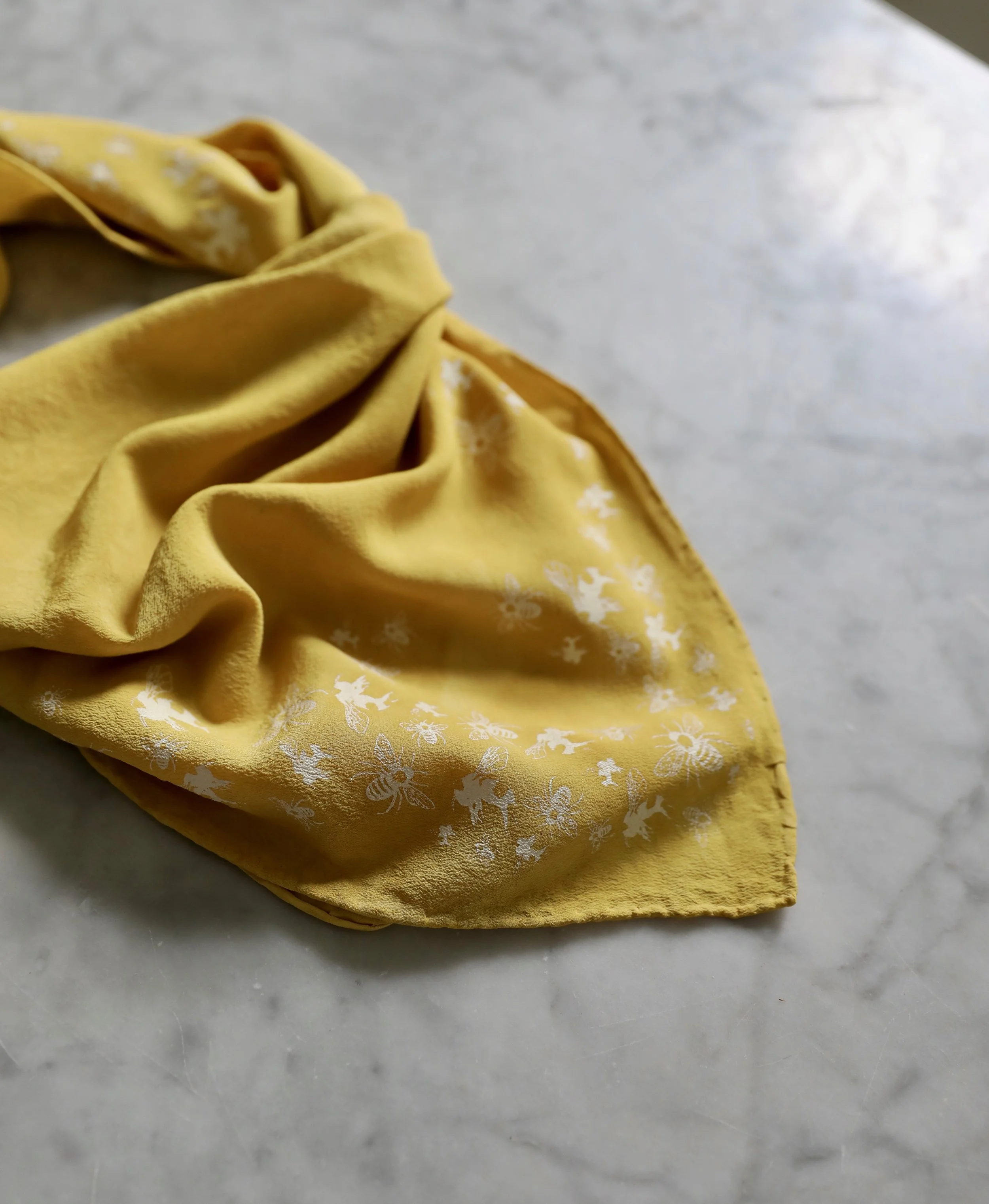 Save the Bees Neckscarf in Golden - NÅDE STUDIO