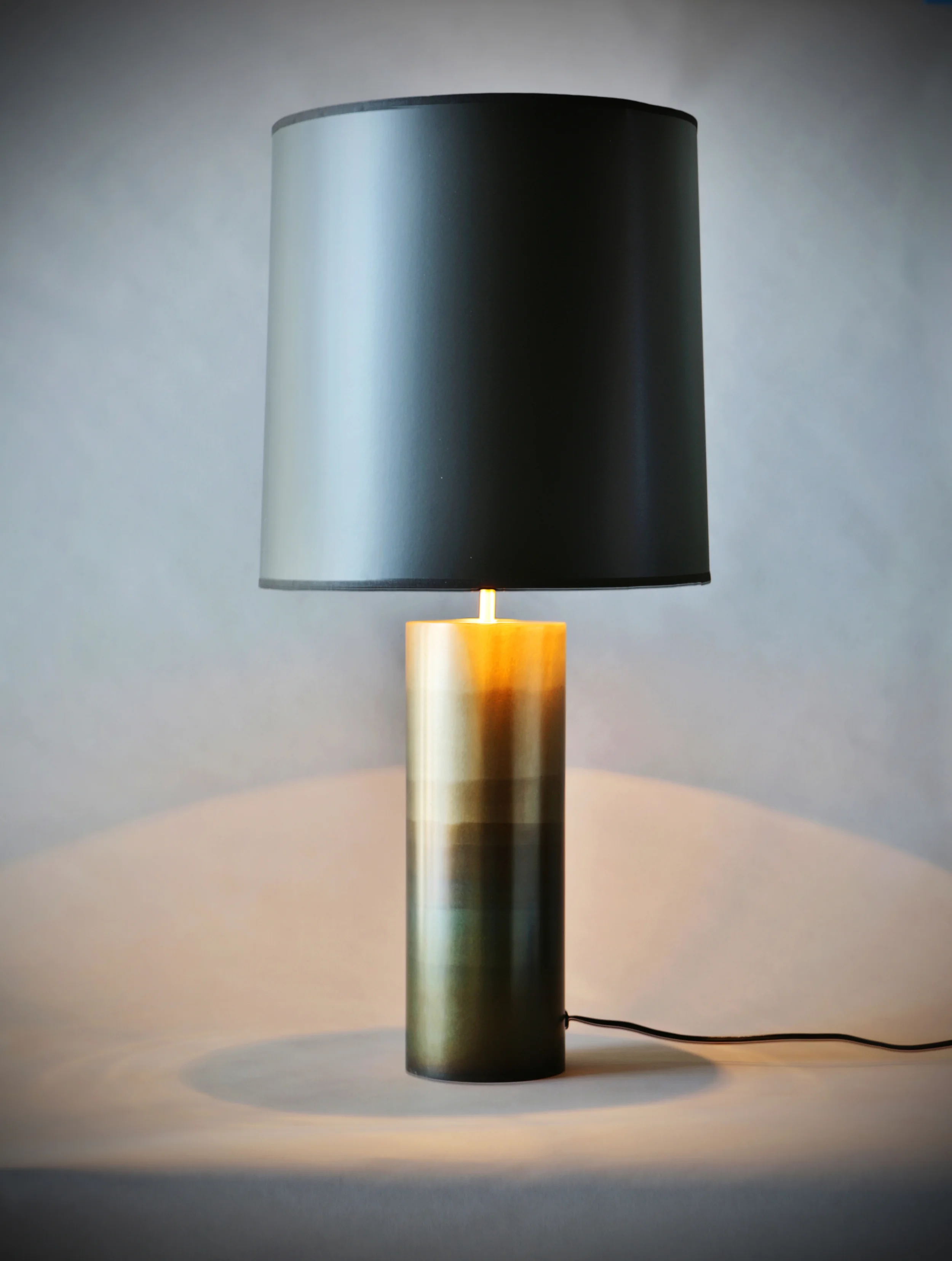 round table lamp