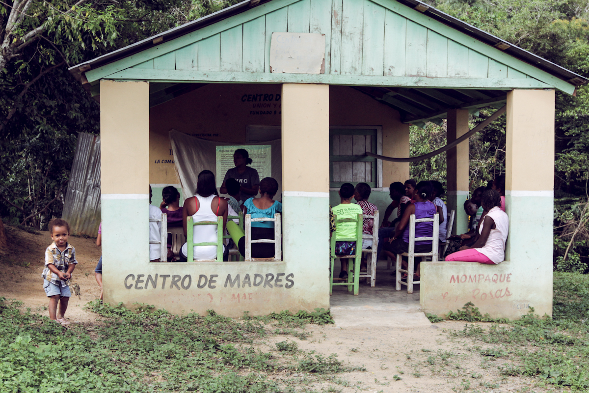 Here, FIMRC conducts its first nutrition course at the 'Centro de Madres' in Las Rosas. 