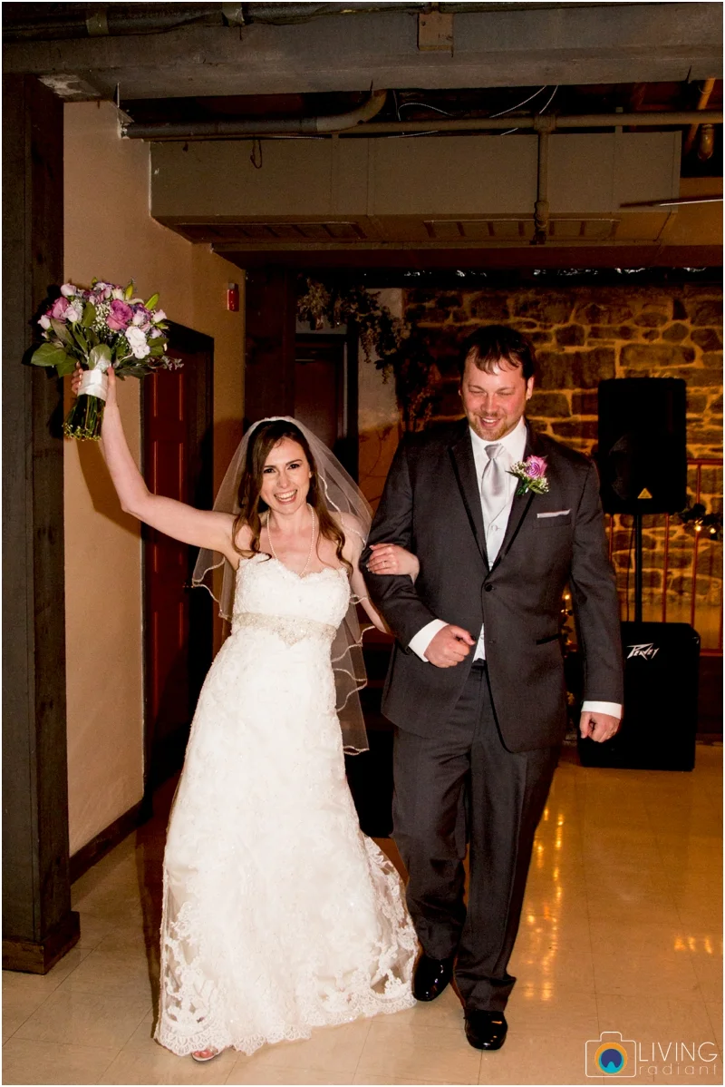 Stephanie-Nick-Shivery-Snowy-Indoor-Wedding-Geneva-Farm-Golf-Course-Wedding-Living-Radiant-Photography-Maggie-Patrick-Nolan_0053.jpg
