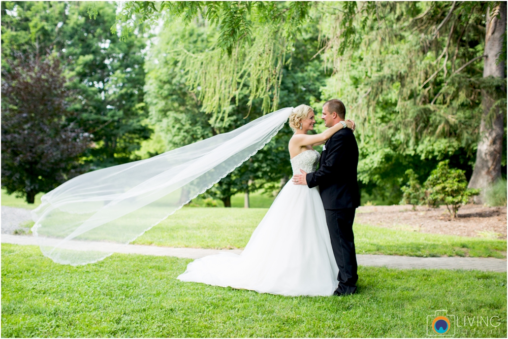 A Baltimore Elegant Ballroom Wedding at the Belvedere Hotel by Living Radiant Photography