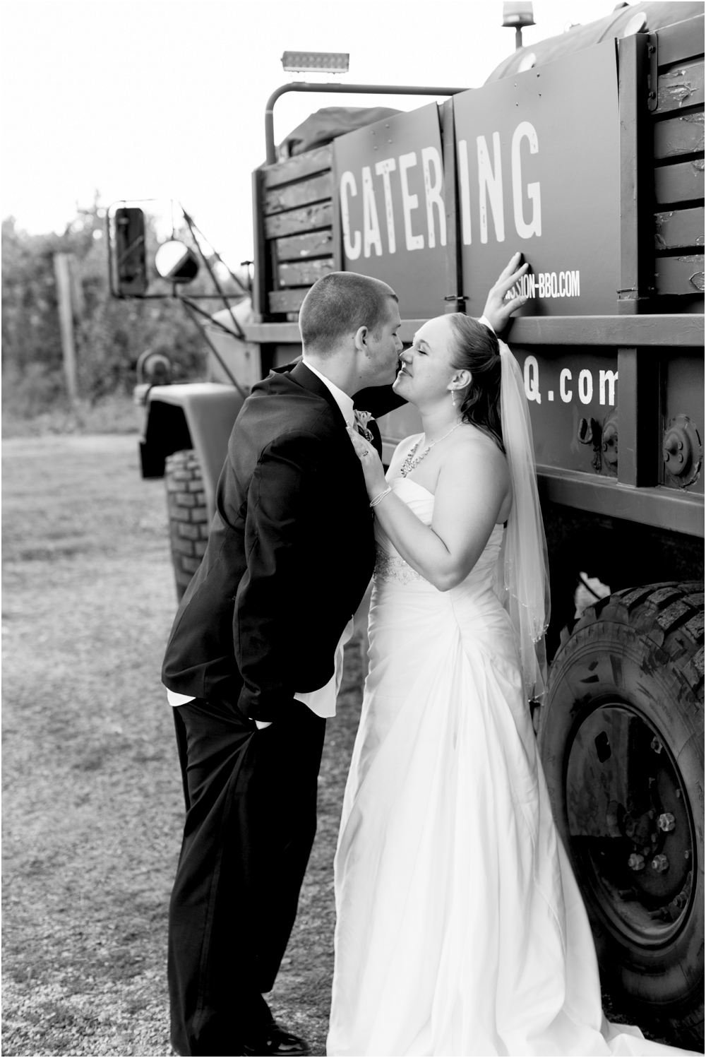 Welker Round Barn Farm Market Outdoor Wedding Living Radiant Photography-65_0136.jpg