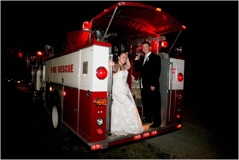 Welker Round Barn Farm Market Outdoor Wedding Living Radiant Photography-65_0164.jpg