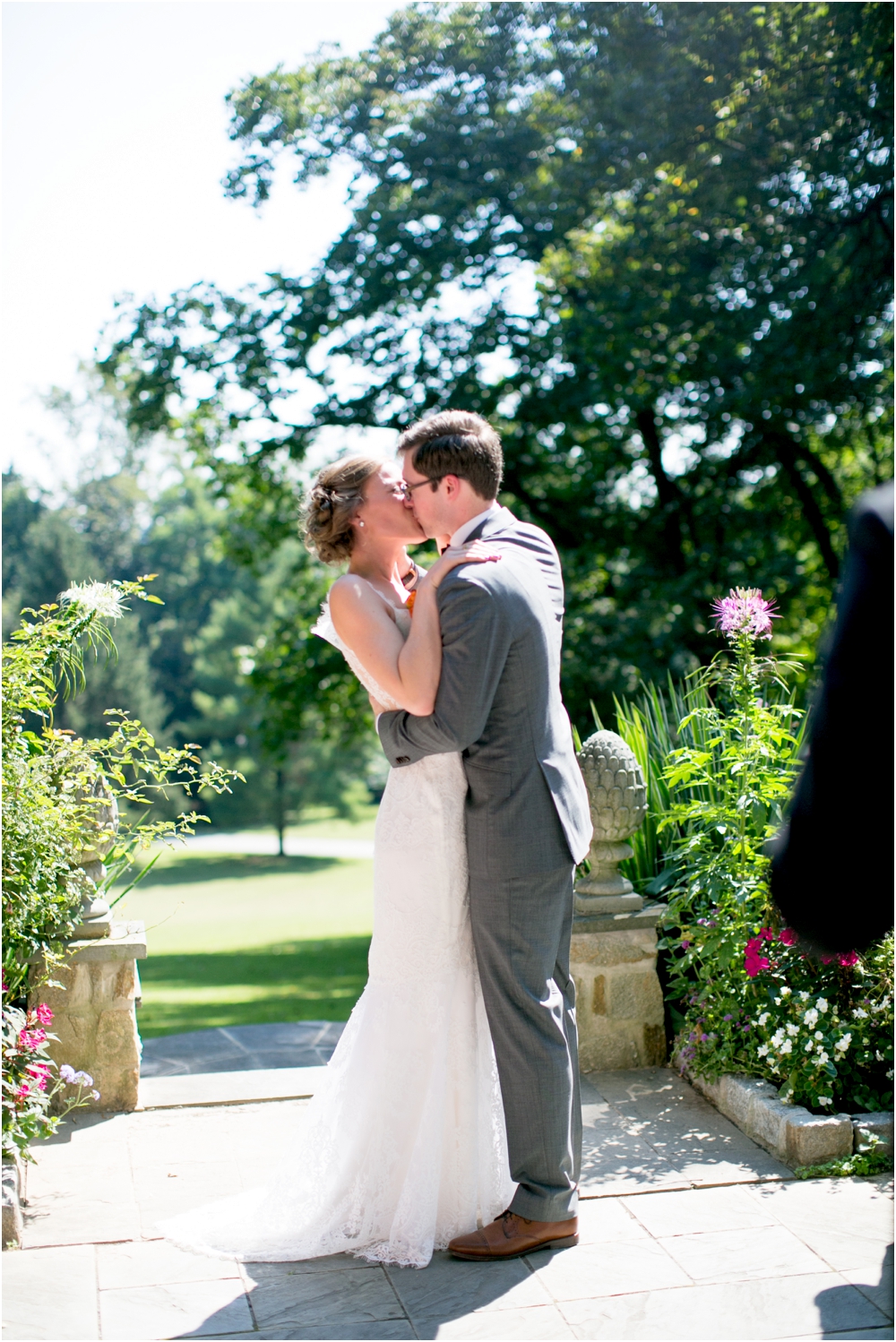 daniel chrissy gramercy mansion outdoor garden wedding living radiant photography_0083.jpg