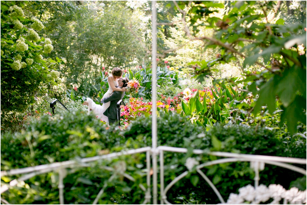 daniel chrissy gramercy mansion outdoor garden wedding living radiant photography_0088.jpg