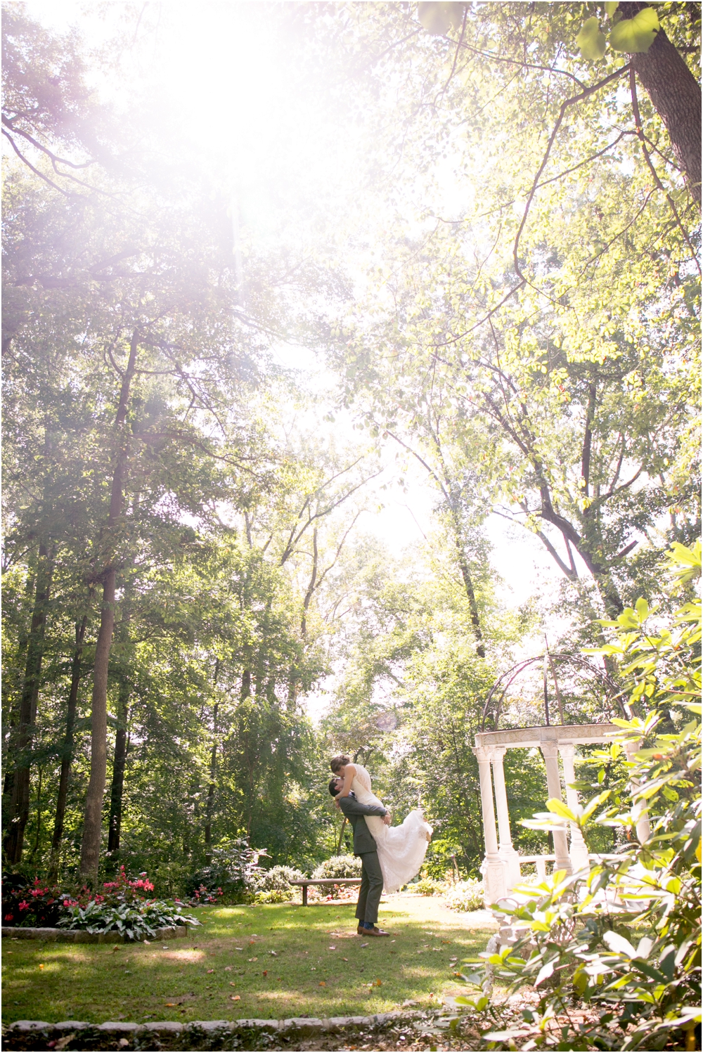 daniel chrissy gramercy mansion outdoor garden wedding living radiant photography_0114.jpg