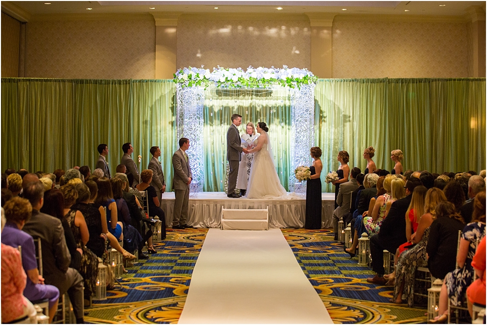 baltimore marriott waterfront wedding living radiant photograpy victoria clausen florals fiscus photos_0091.jpg