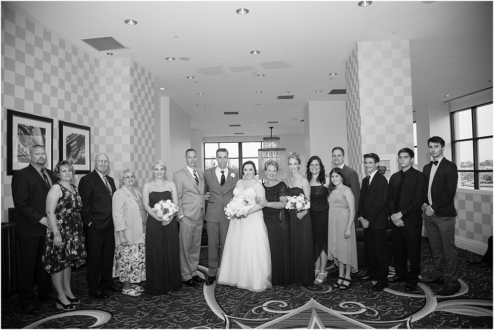 baltimore marriott waterfront wedding living radiant photograpy victoria clausen florals fiscus photos_0107.jpg