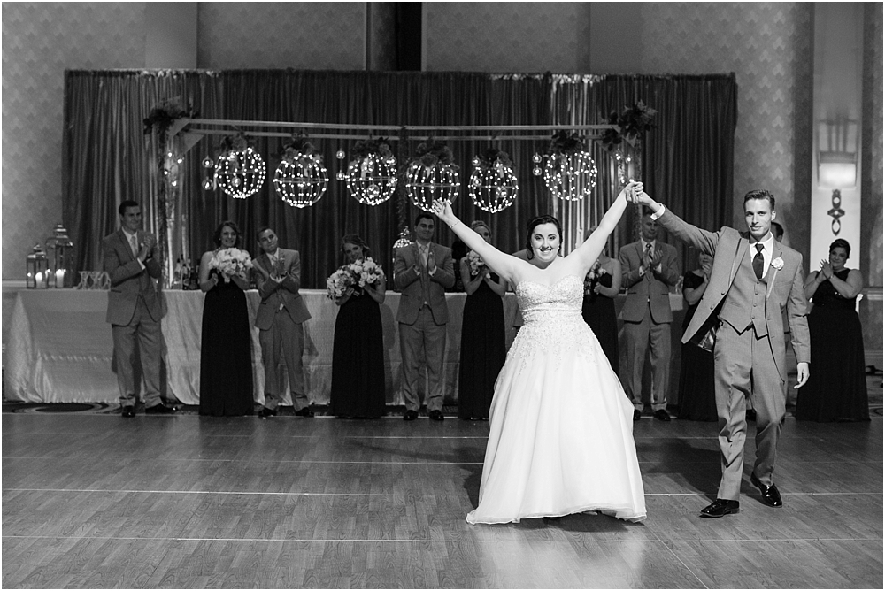 baltimore marriott waterfront wedding living radiant photograpy victoria clausen florals fiscus photos_0137.jpg