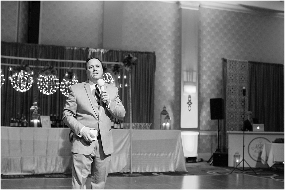 baltimore marriott waterfront wedding living radiant photograpy victoria clausen florals fiscus photos_0139.jpg