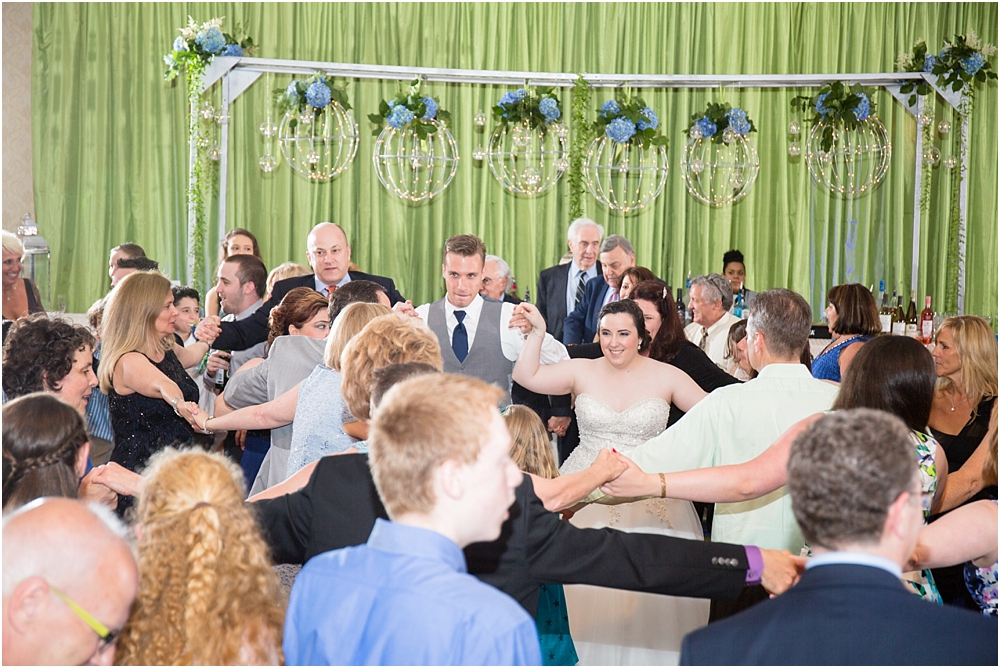 baltimore marriott waterfront wedding living radiant photograpy victoria clausen florals fiscus photos_0152.jpg