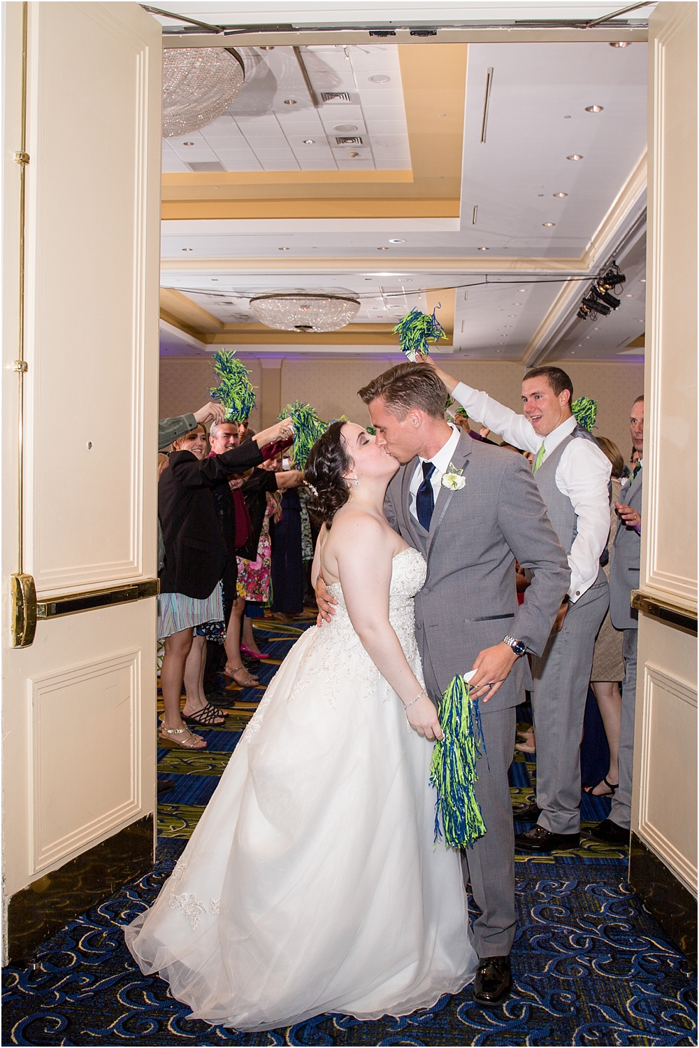 baltimore marriott waterfront wedding living radiant photograpy victoria clausen florals fiscus photos_0132.jpg