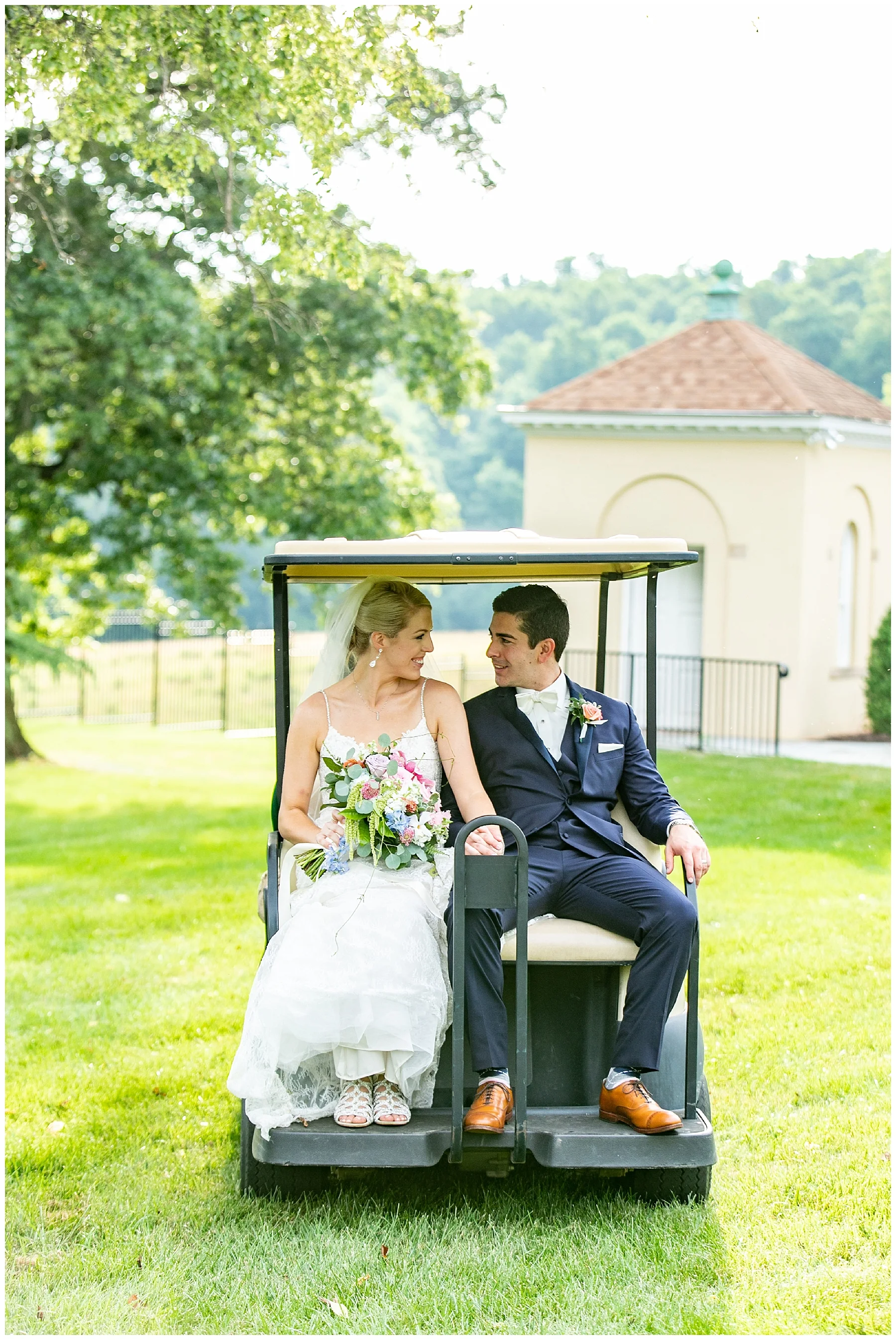 NicoleMikeBelmontManorWeddingLivingRadiantPhotographyphotos_0037.jpg