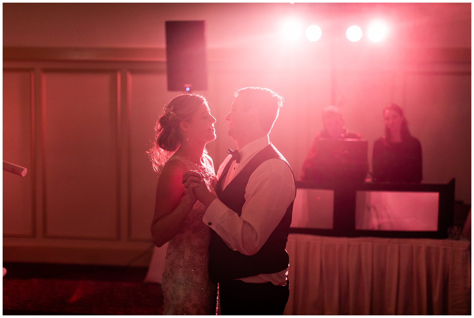 DanielleShaneMusketRidgeGolfCourseWeddingLivingRadiantPhotographyphotos_0121.jpg