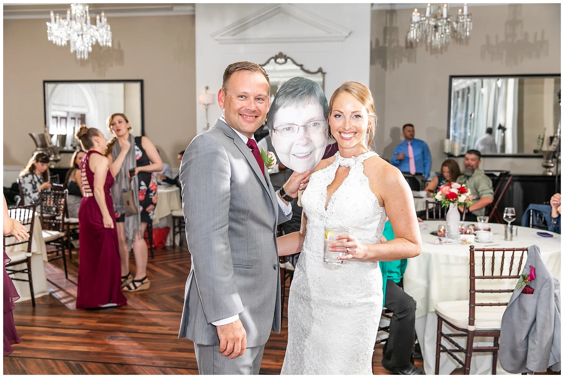 CaityMichaelTidewaterInnWeddingLivingRadiantPhotography_0111.jpg